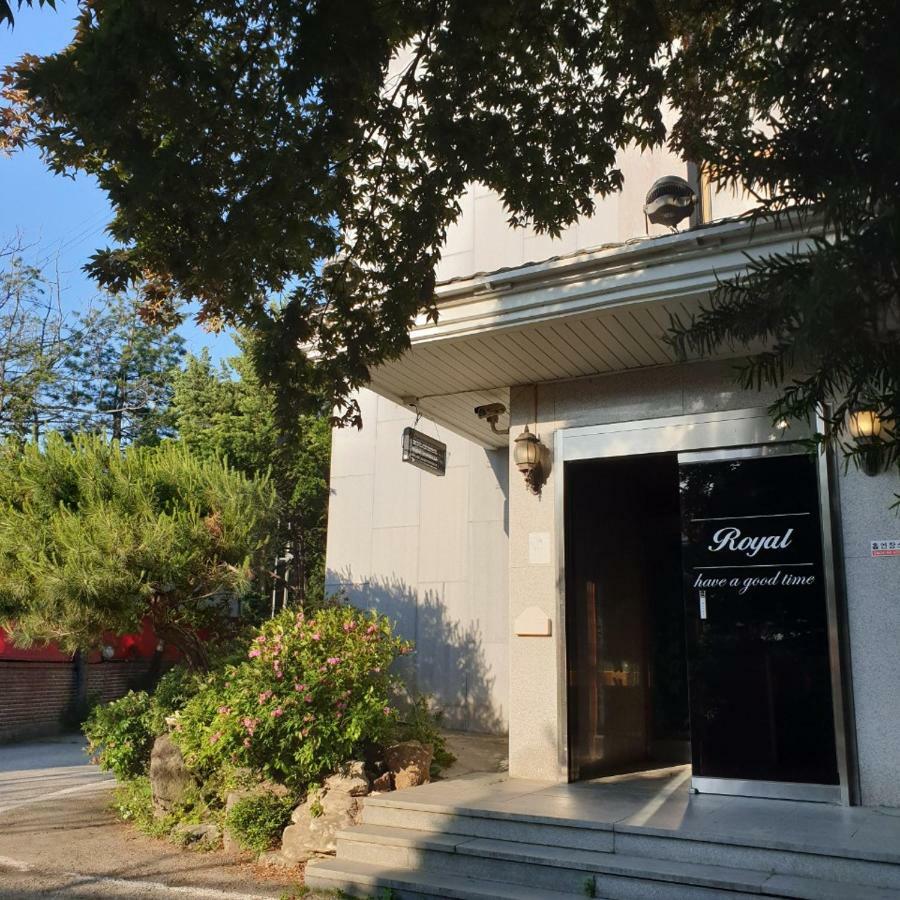 Pocheon Royal Hotel Exterior photo