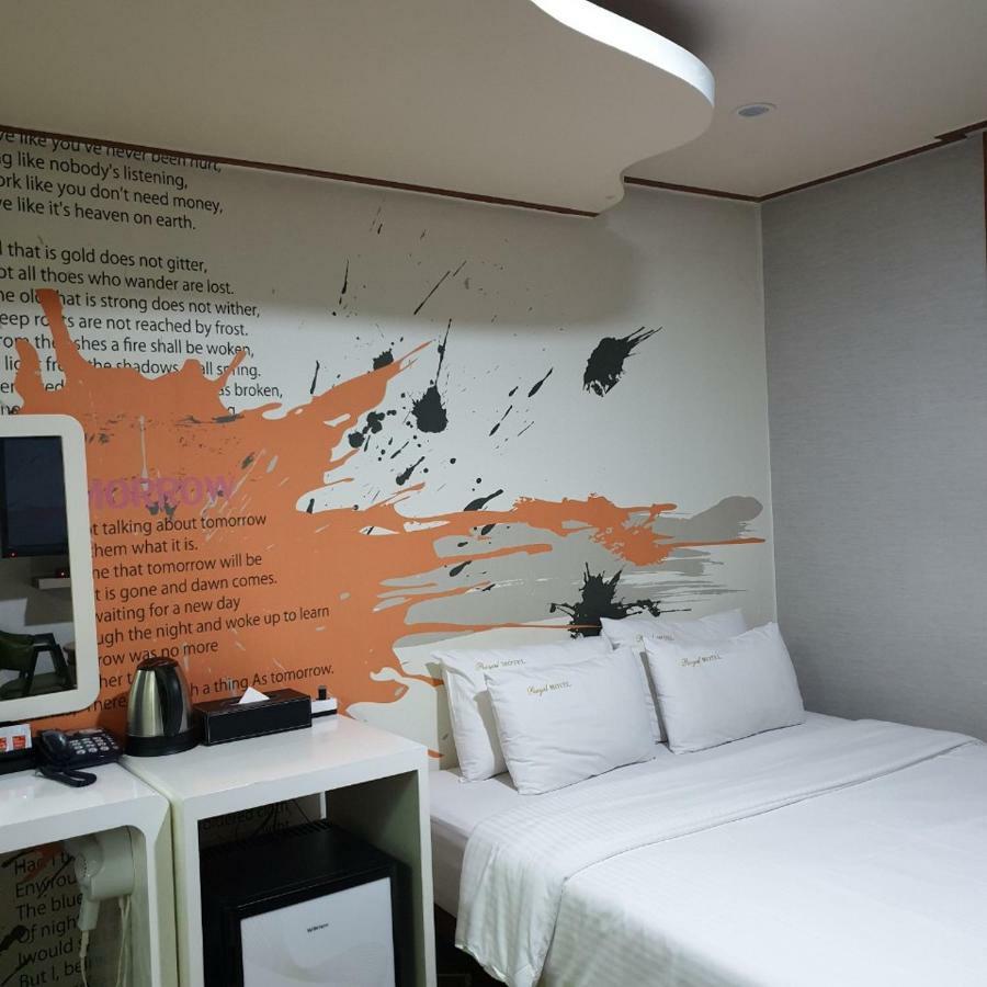 Pocheon Royal Hotel Exterior photo