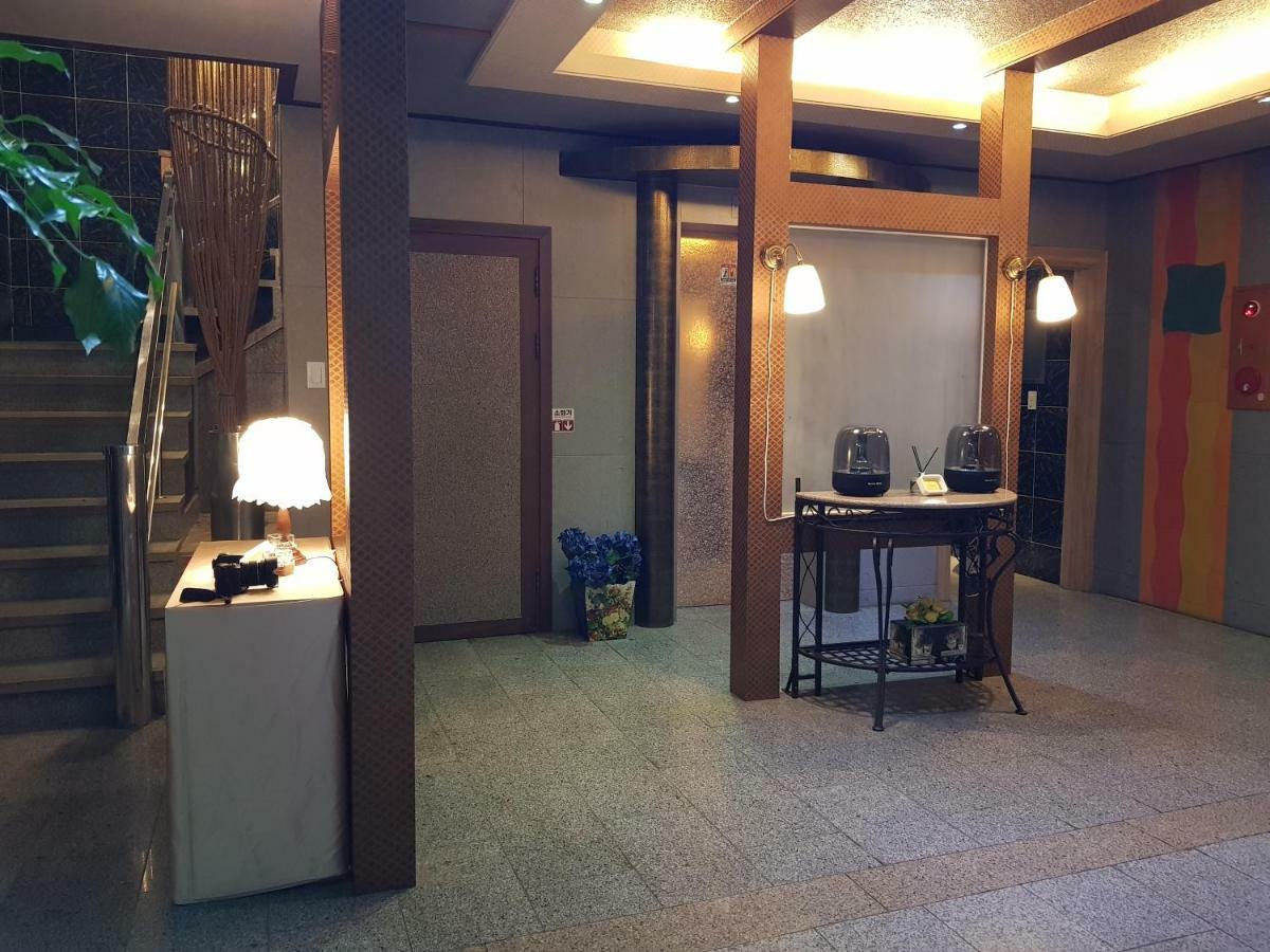 Pocheon Royal Hotel Exterior photo